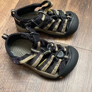 Toddler keen Newport H2, size 8